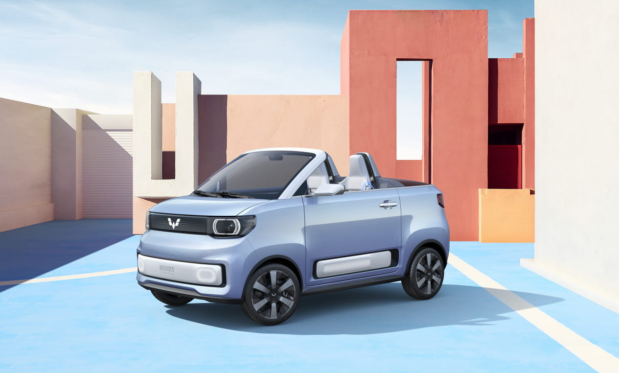 边开车边买菜 五菱宏光MINI EV敞篷版发布