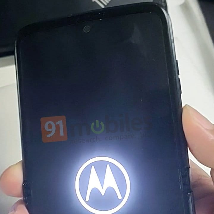 moto Razr 3细节曝光 内屏升级华星6.7英寸折叠屏