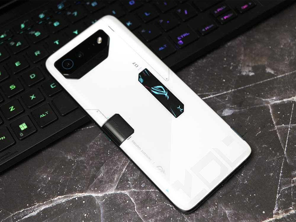 腾讯ROG游戏手机7 Pro