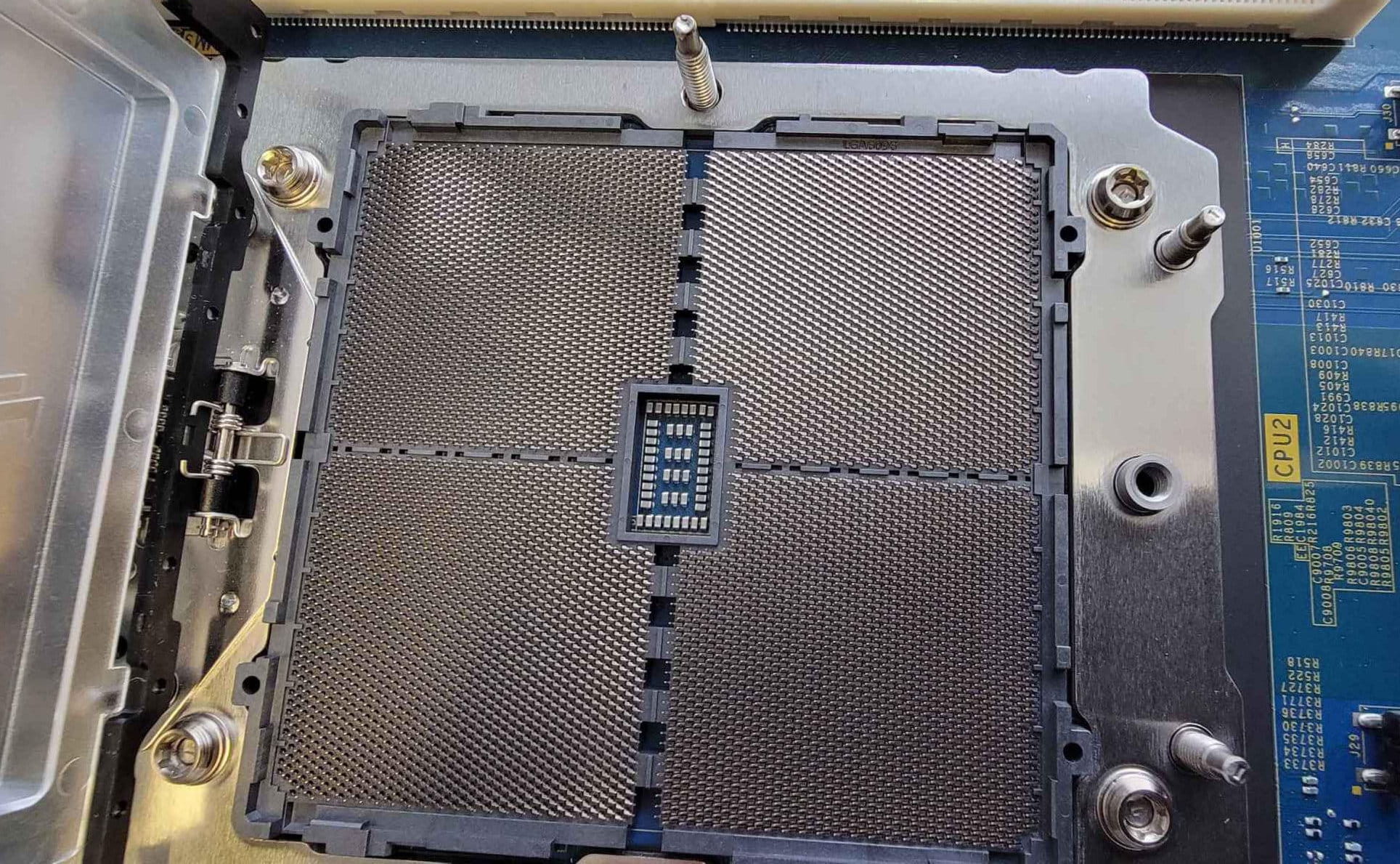 AMD EPYC Genoa Zen4 CPU及SP5插槽高清图曝光