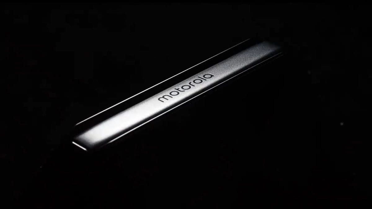摩托罗拉官宣Razr 2022 采用全新铰链设计