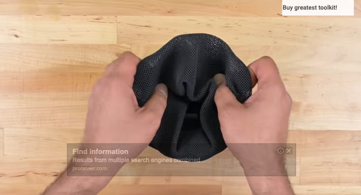 HomePod 2拆解：苹果用胶水代替了大量螺钉