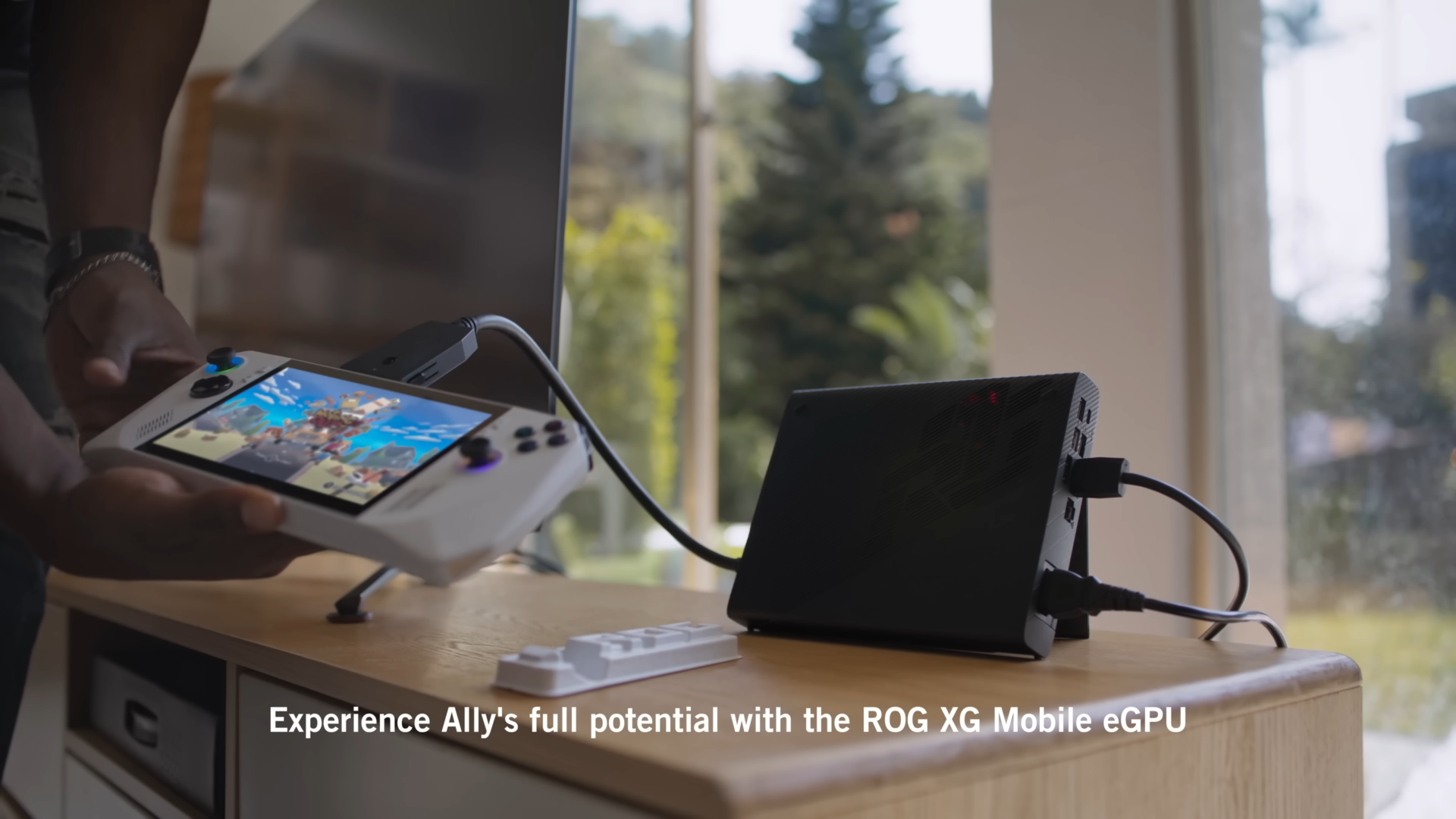 华硕ROG Ally游戏掌机采用定制AMD APU 已在路上