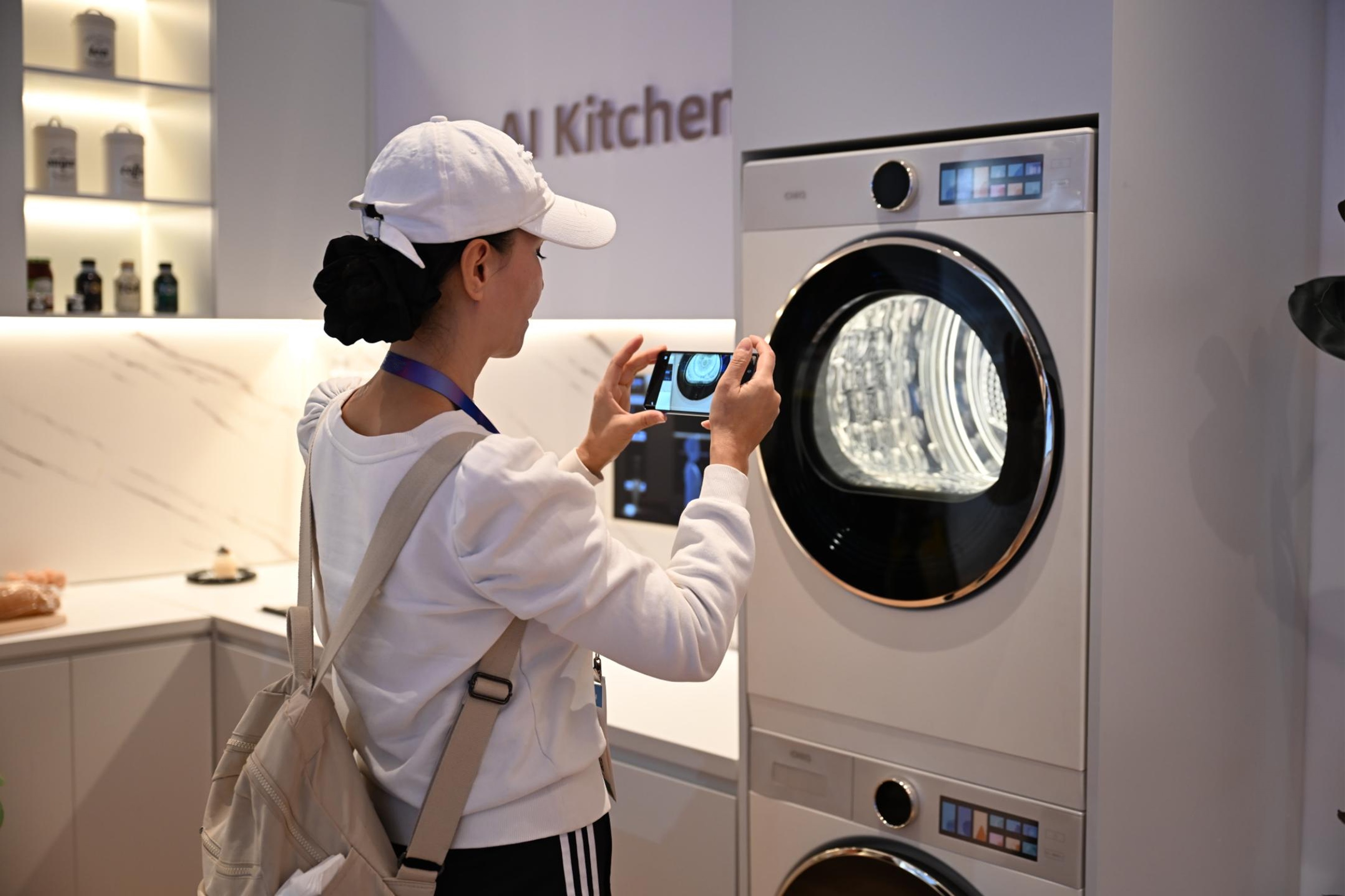 长虹在CES 2025聚焦人工智能创新，彰显全球智能技术领先地位