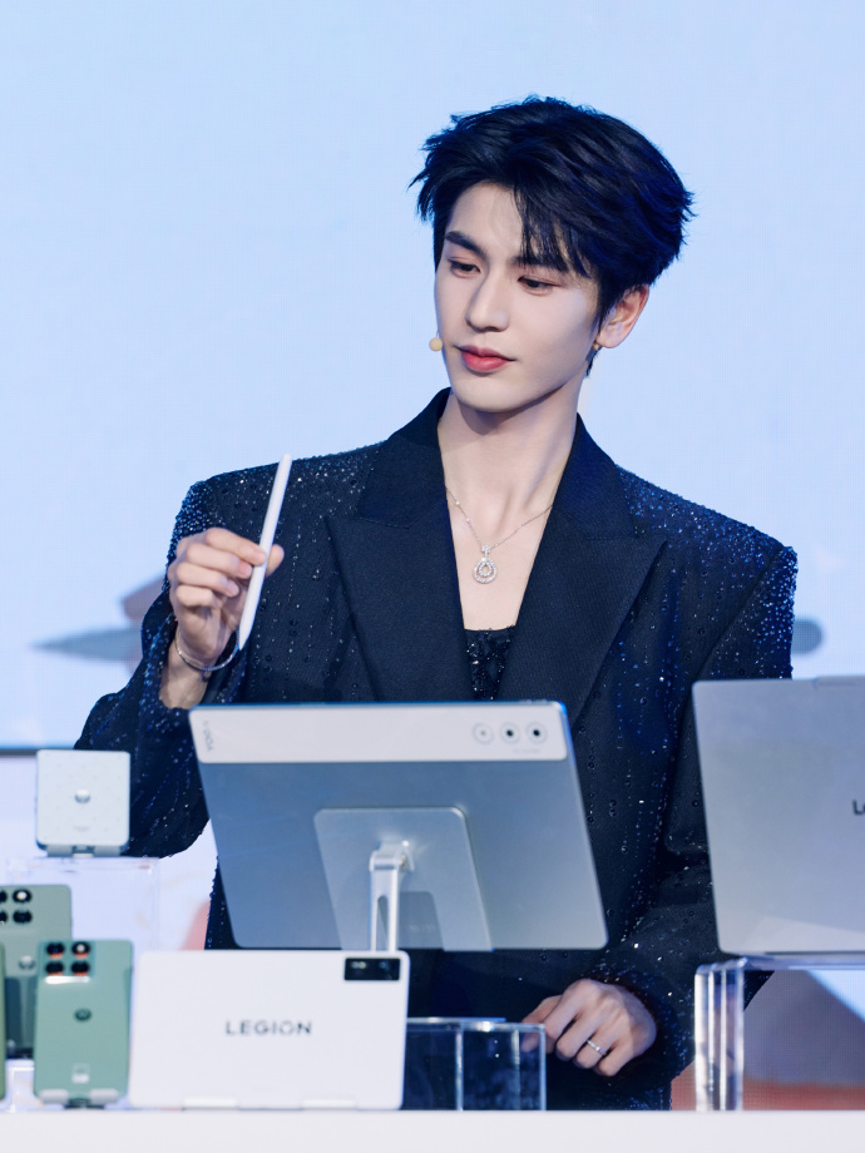 手慢无!联想双十一六重福利到位,张凌赫同款五折起,多款重磅天禧AI新品发布