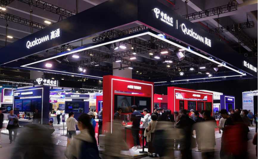 高通亮相2025数智科技生态大会:释放“AI+连接”更大潜能,携手共建数智科技新生态