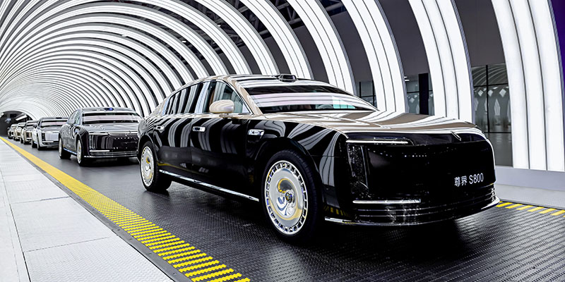 鸿蒙智行尊界S800第10000台下线 200天达成70万级豪华车三连冠