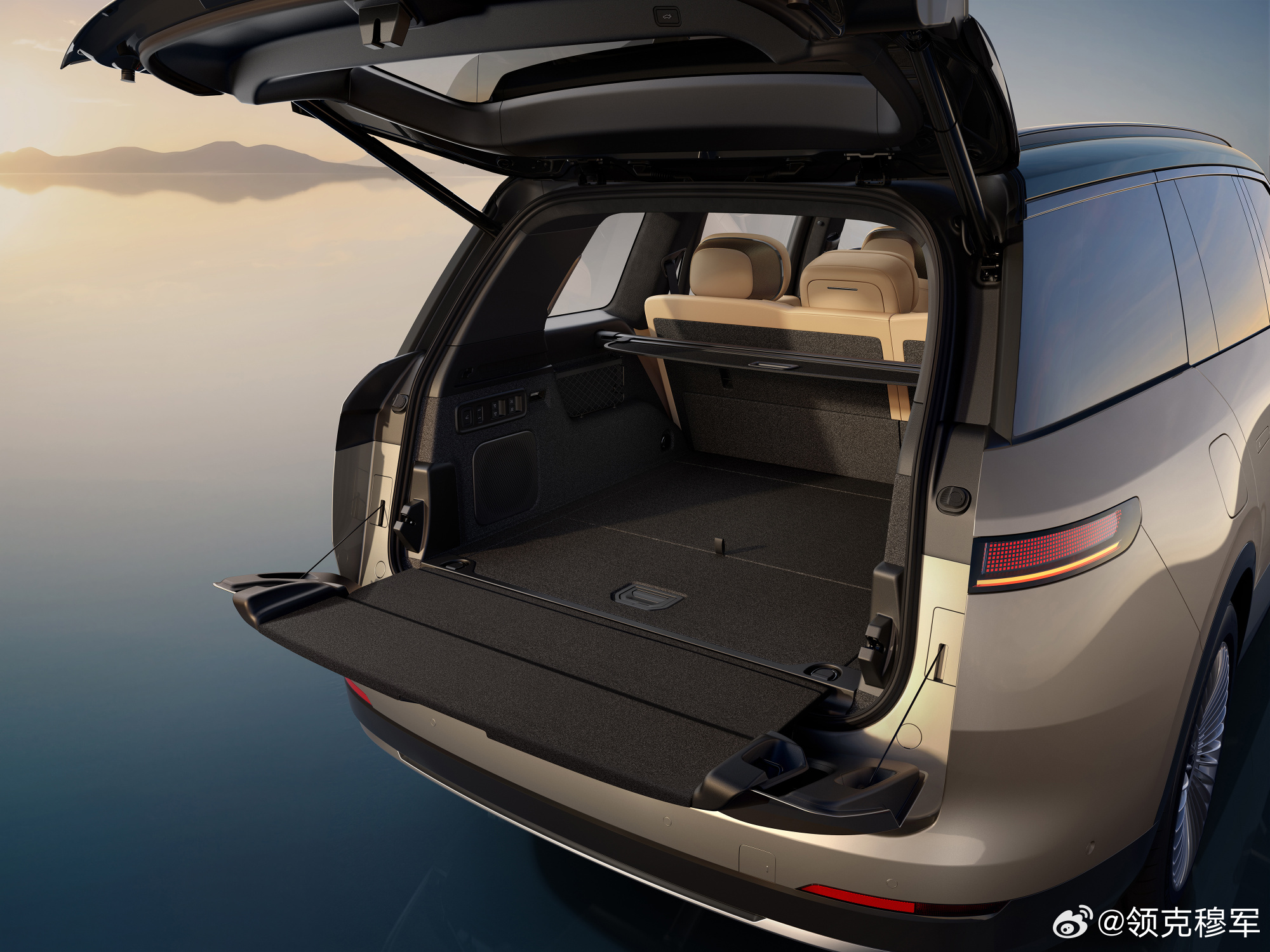 领克900全尺寸旗舰大五座SUV官宣亮相 日冕金车色+云绒棕座舱同步曝光