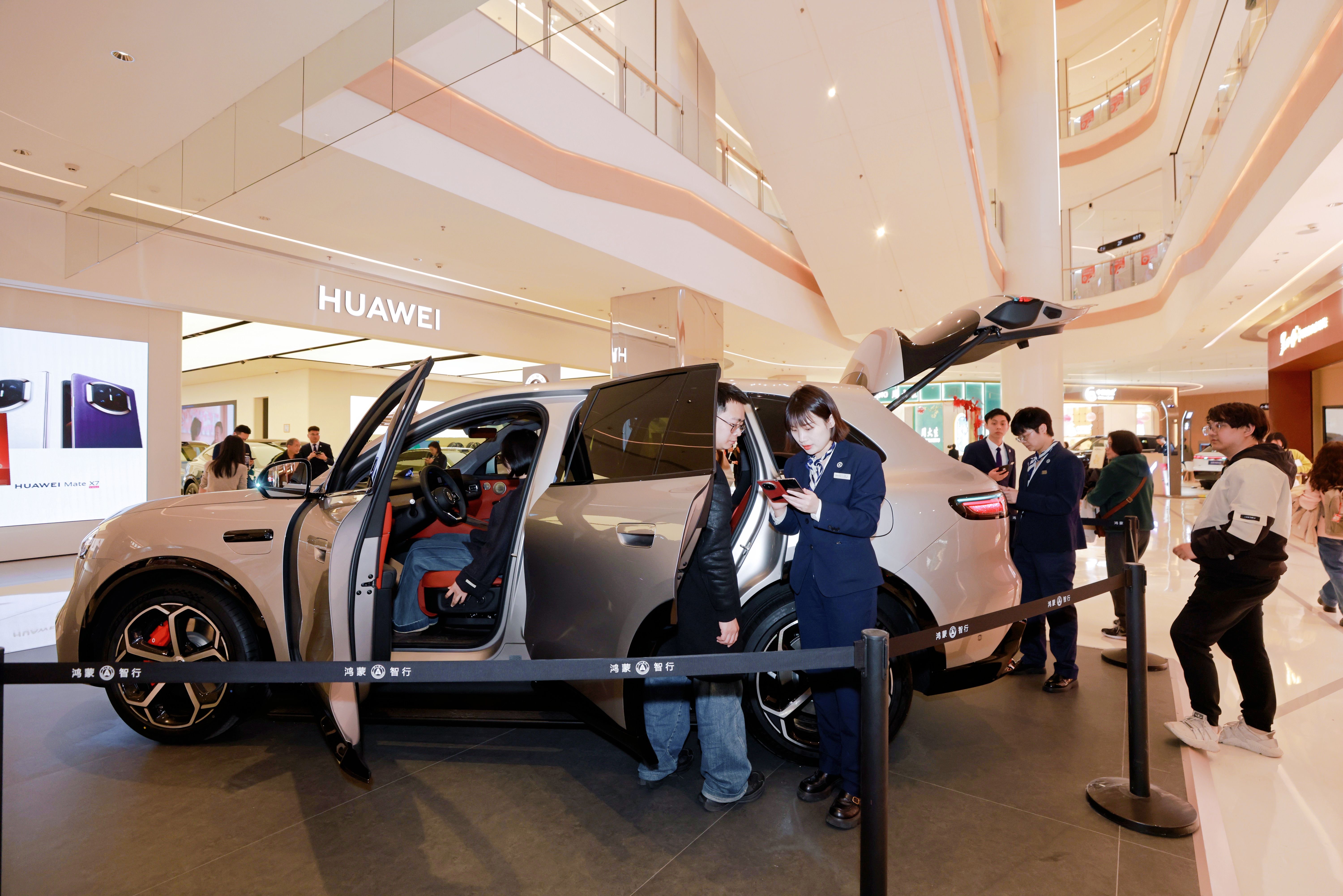 余承东官宣：问界M6开启预售 24小时订单突破6万台