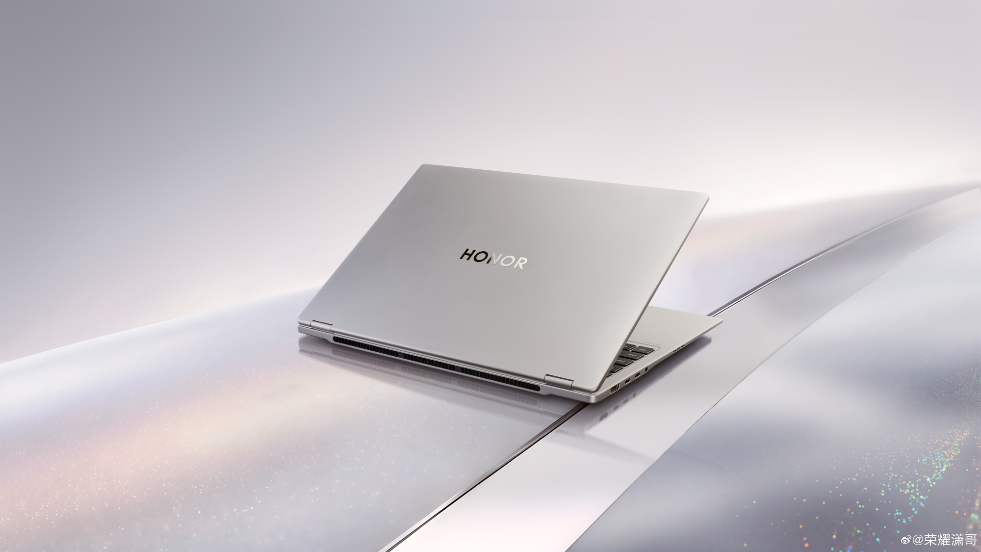 荣耀WIN游戏本首曝“猎人武器库” 4月发布 对标旗舰级性能​