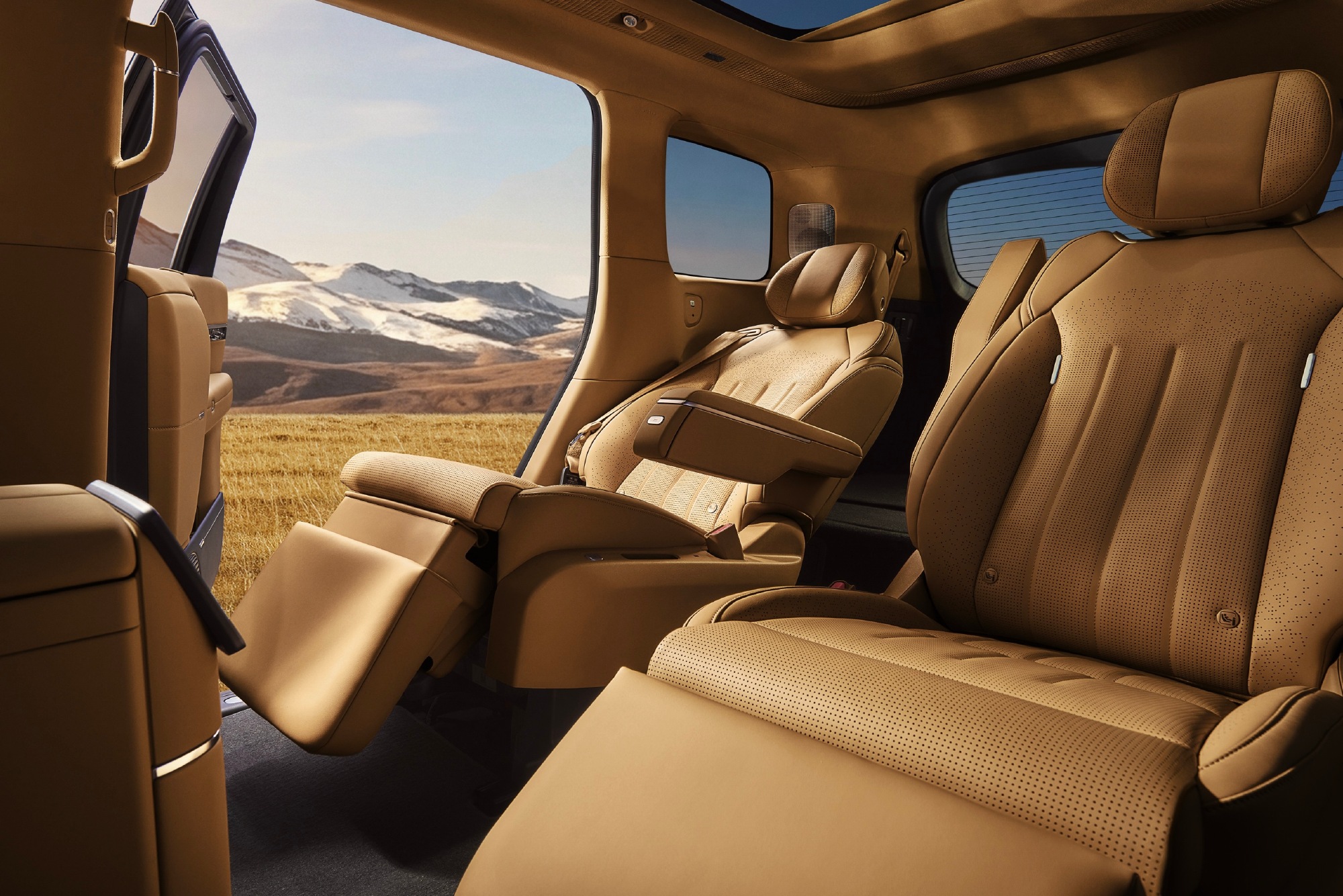 小鹏GX内饰正式公布 旗舰大六座SUV 双动力布局+L4级线控转向