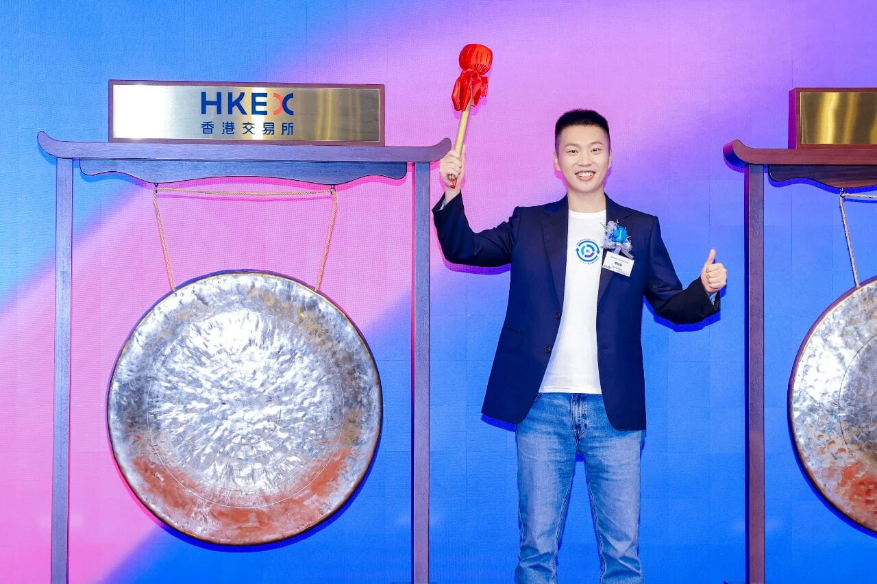 物理AI第一股登陆港股！Momenta正式挂牌上市，绿鞋全额行使募资约68亿港元