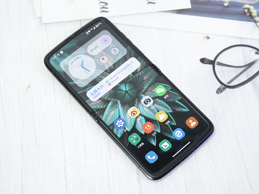 moto razr 2022